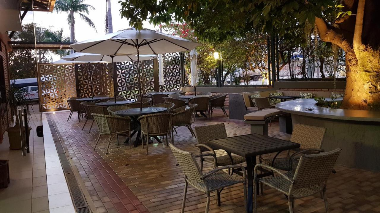 Hotel Das Palmeiras Paracatu Exterior foto