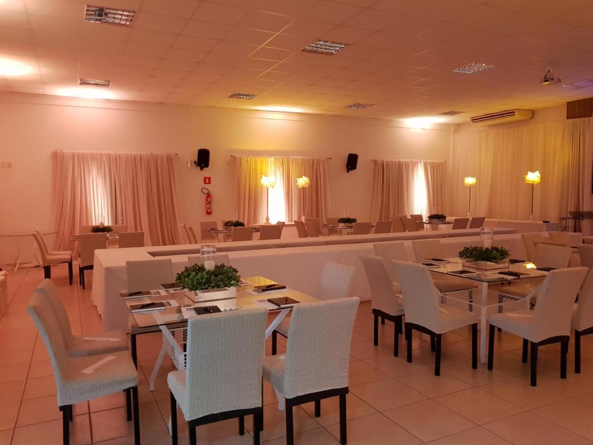 Hotel Das Palmeiras Paracatu Exterior foto